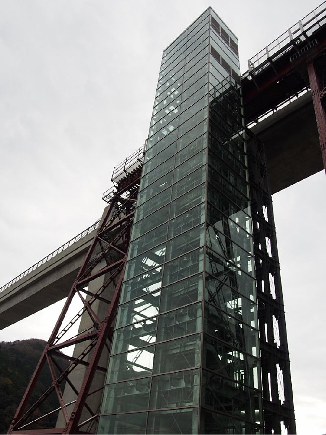 ( 余部クリスタルタワー）